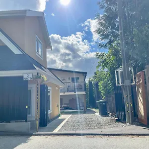 https://vancouvers-homey-laneway-house.vancouver-hotels-bc.net